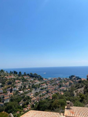 Maison cosy et familiale avec vue sur la baie de Menton